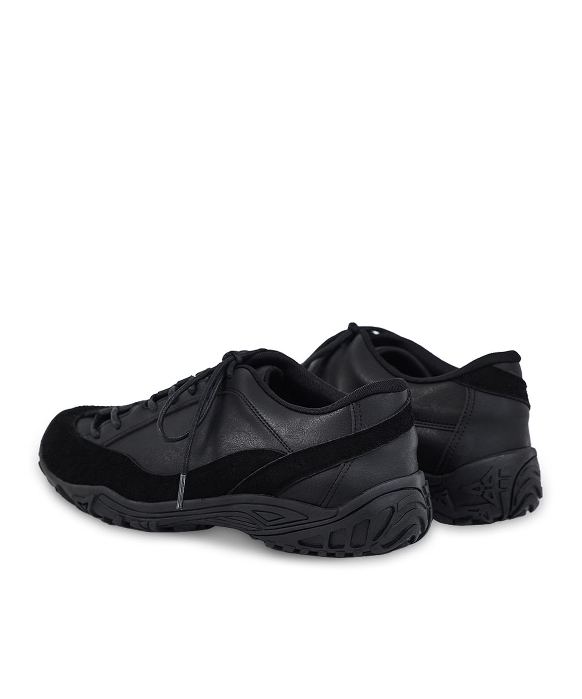 네거티브쓰리(NEGATIVE THREE) Curved Lace No.2 Sneakers_Black