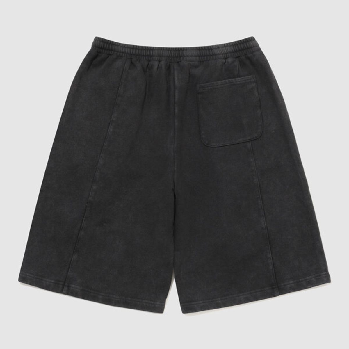 엄브로(UMBRO) HBL 엄그레이 빈티지 6부 버뮤다 스웨트 반바지 차콜 UR121CHP22