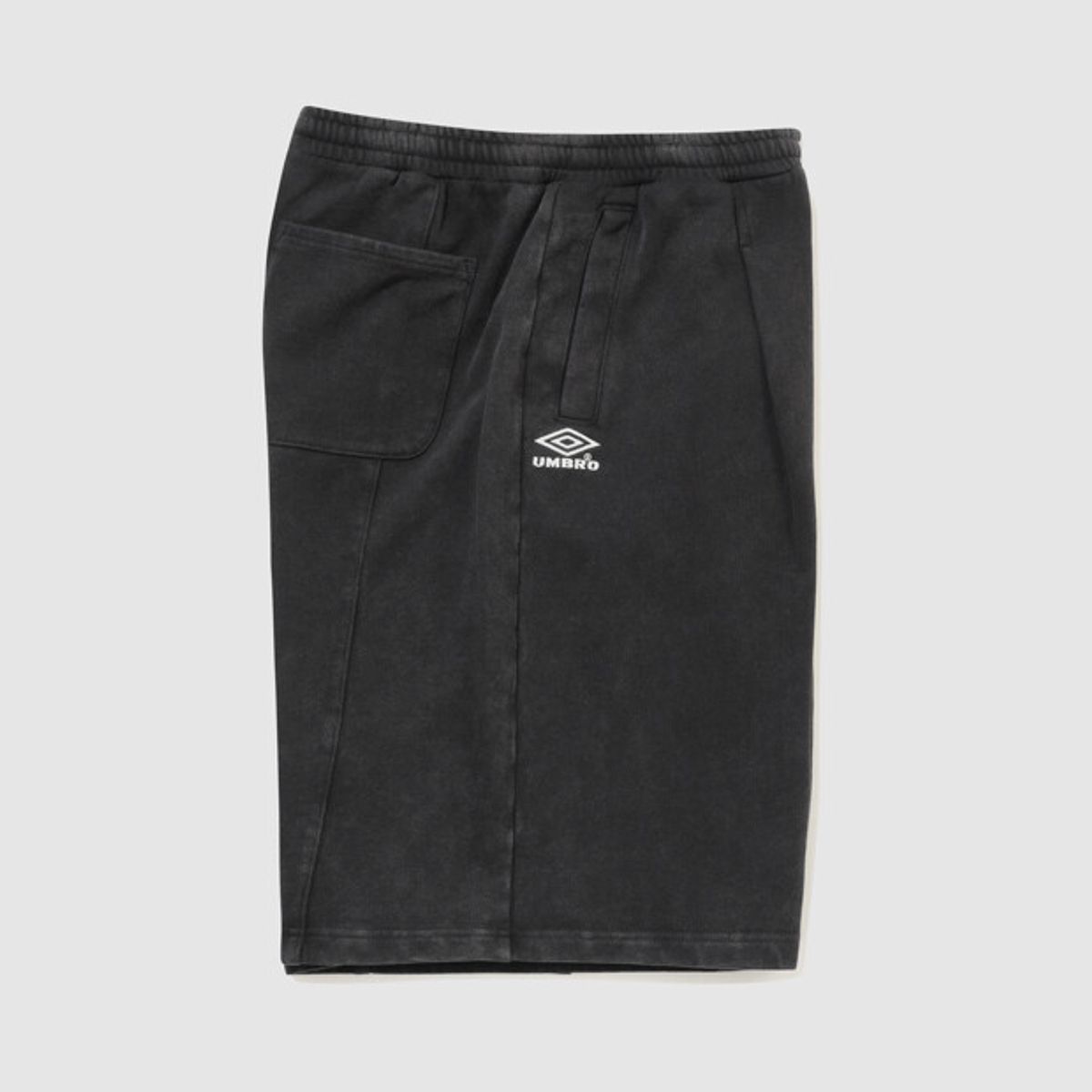 엄브로(UMBRO) HBL 엄그레이 빈티지 6부 버뮤다 스웨트 반바지 차콜 UR121CHP22