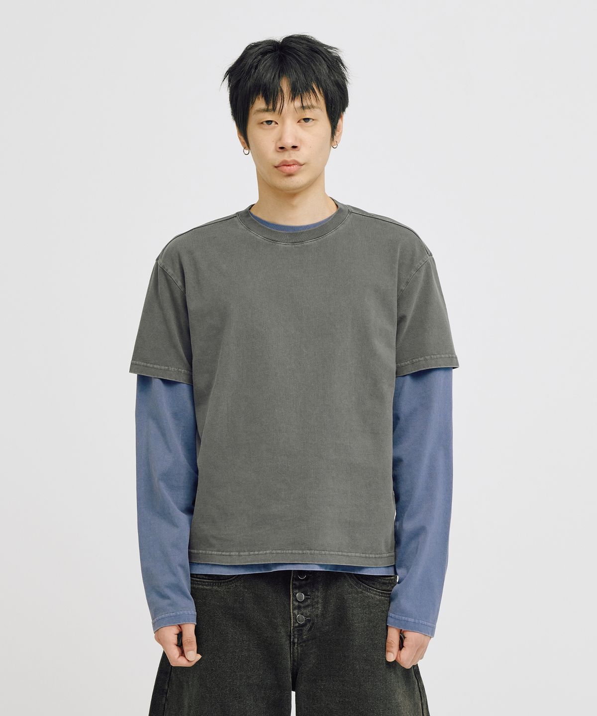 테이크이지(TAKEASY) 피그먼트 레이어드 크롭티 (차콜+네이비)