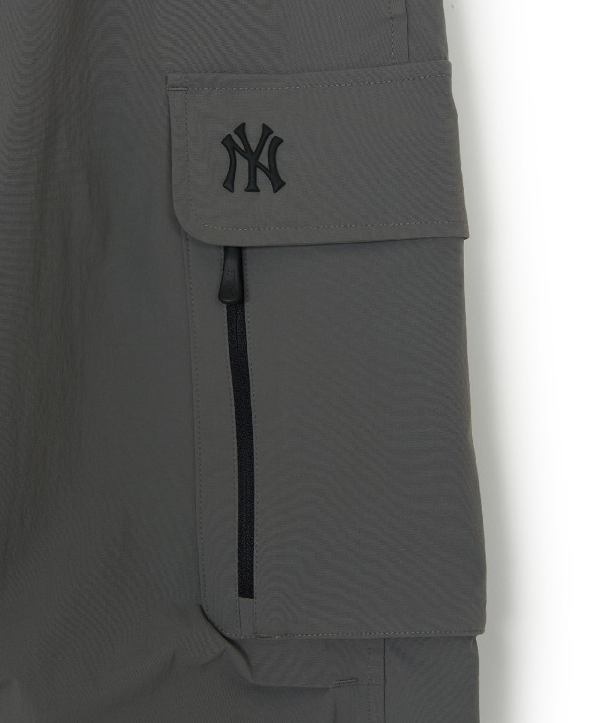엠엘비(MLB) 고프코어 코튼터치 파라슈트 카고 와이드 팬츠 NY (Charcoal Grey)
