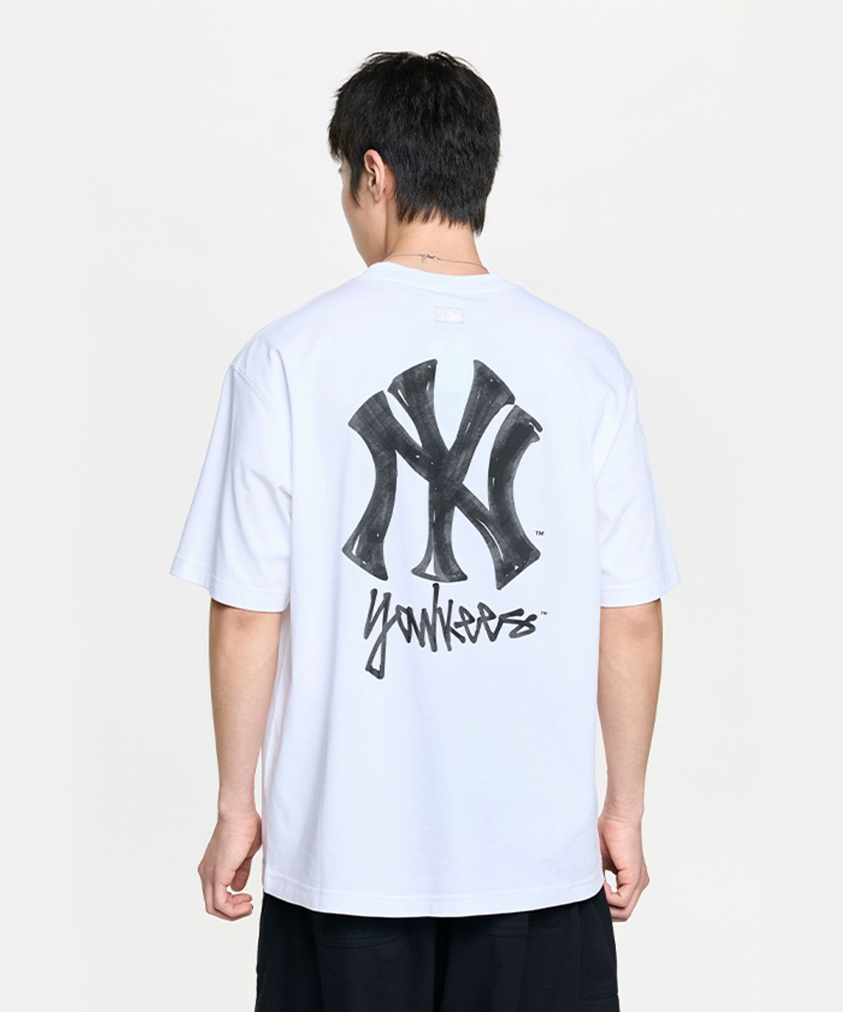 엠엘비(MLB) 베이직 심플 스트릿 로고 오버핏 반팔 티셔츠 NY (White)