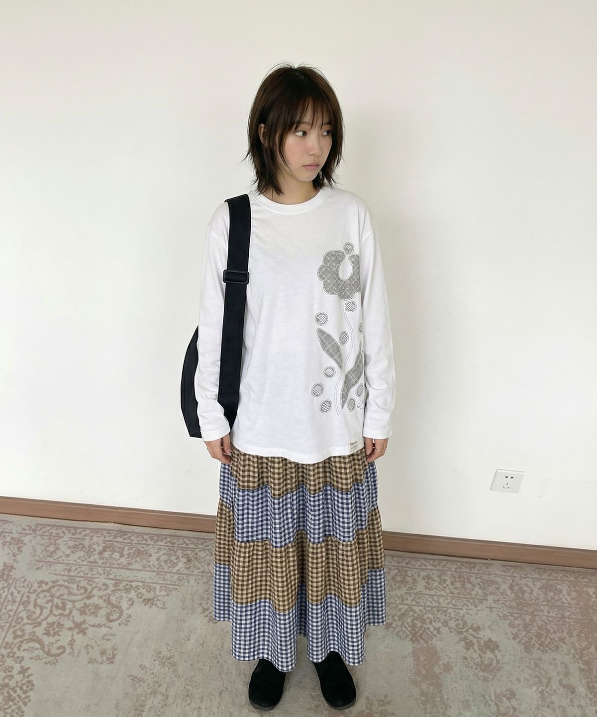 그레이버(GRAVER) [UNISEX]LACE FLOWER 롱슬리브 티셔츠_3color
