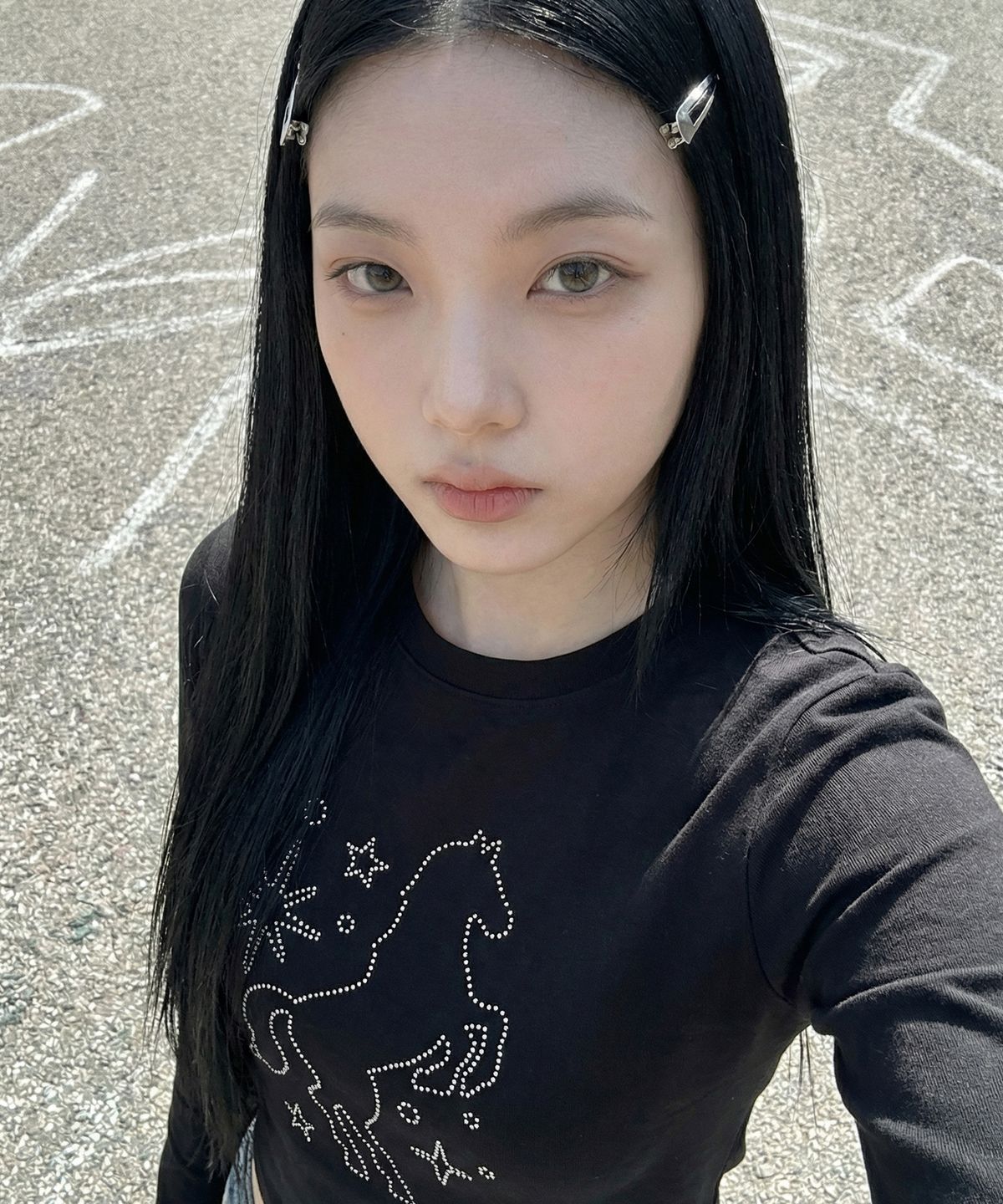 그레이버(GRAVER) [UNISEX]STUD DOTS PONY 롱슬리브 티셔츠_3color