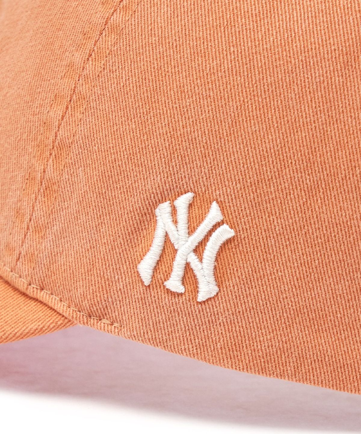 엠엘비(MLB) 빈티지 데미지 커브 로고 언스트럭쳐 볼캡 NY (Neon Orange)