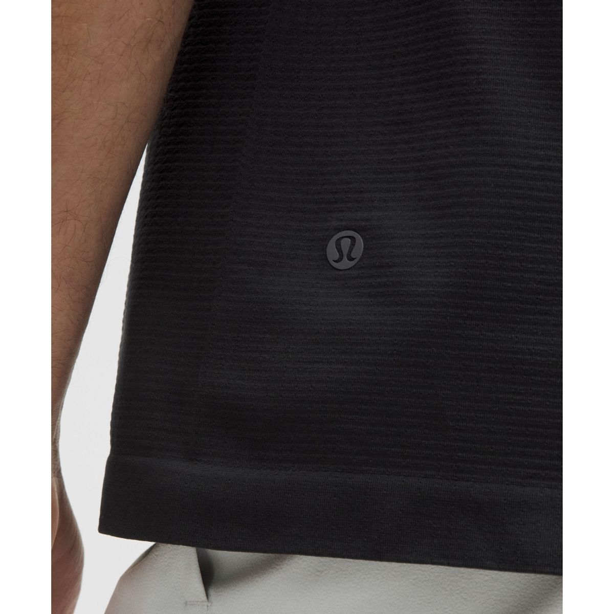 룰루레몬(LULULEMON) 메탈 벤트 테크 슬리브리스 셔츠 *업데이트 핏  BLK BLK