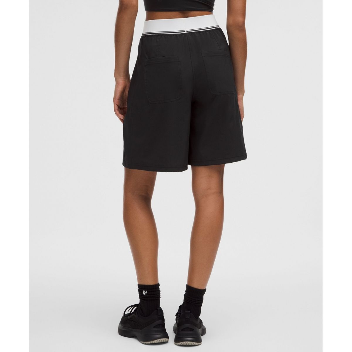 룰루레몬(LULULEMON) 스위프트 릴랙스드 쇼츠 9inch *로고 웨이스트밴드  BLK WHT