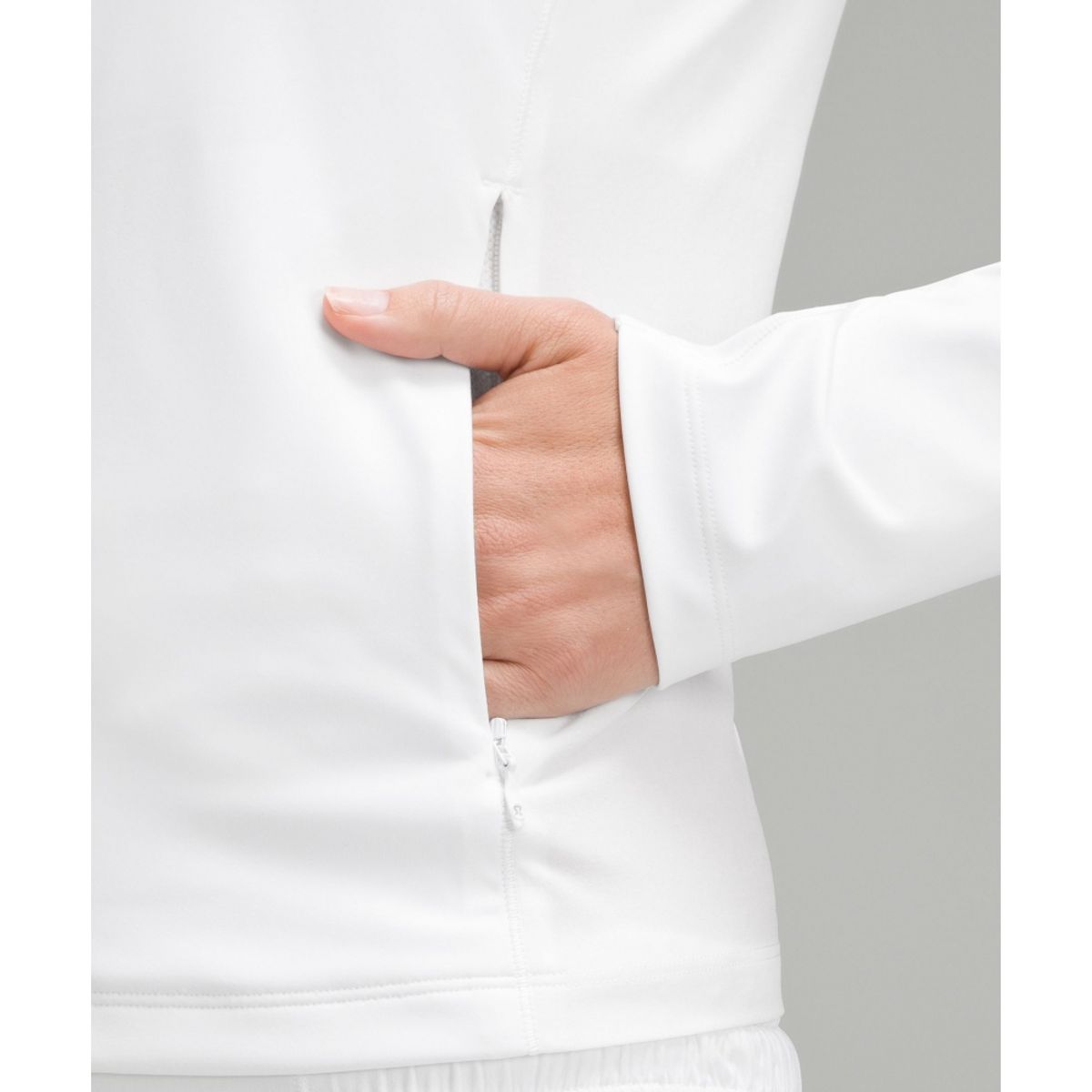 룰루레몬(LULULEMON) 라이트웨이트 러닝 재킷  WHT