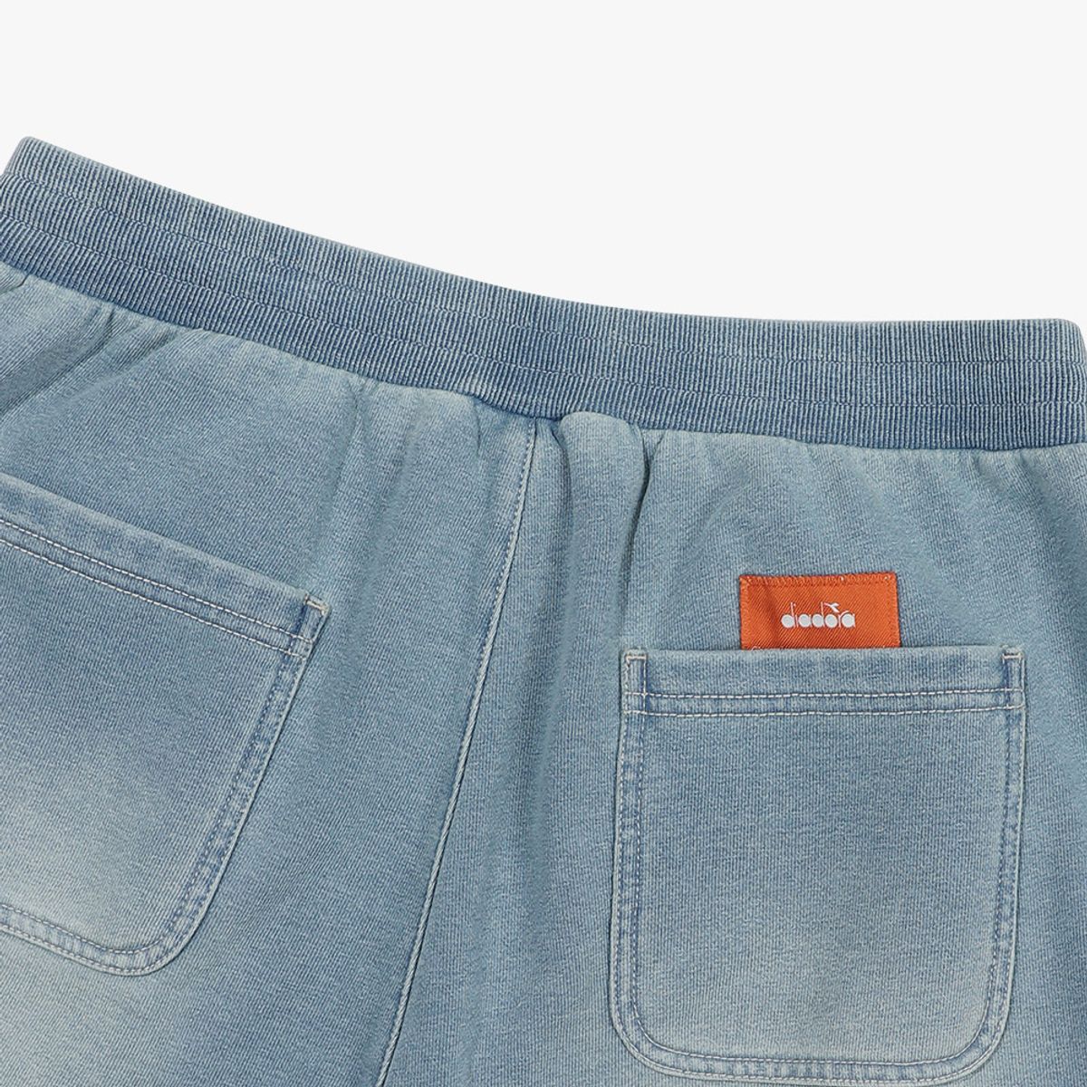 디아도라(diadora) 이큅 워싱 데님 5부 스웻 쇼츠 BLUE