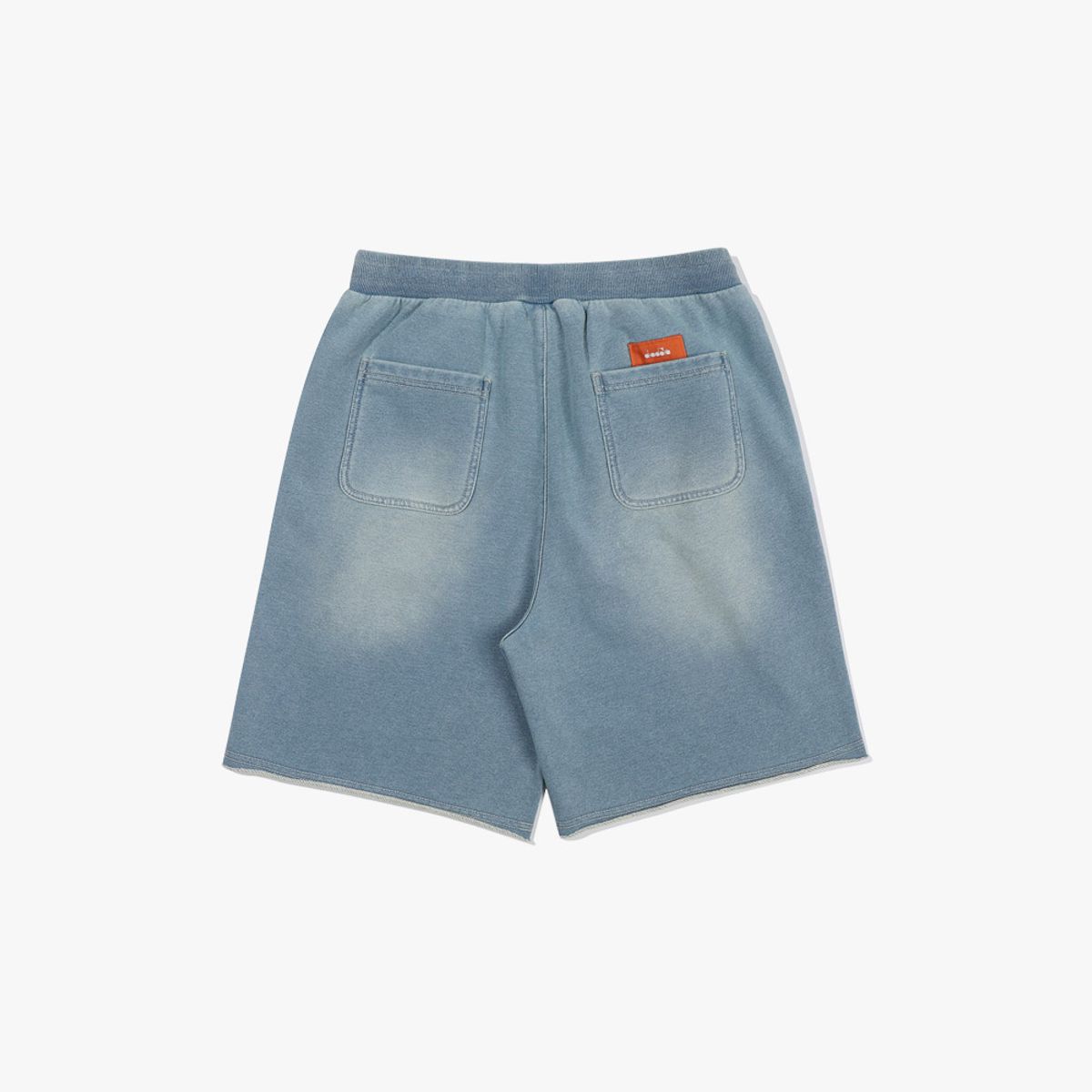 디아도라(diadora) 이큅 워싱 데님 5부 스웻 쇼츠 BLUE