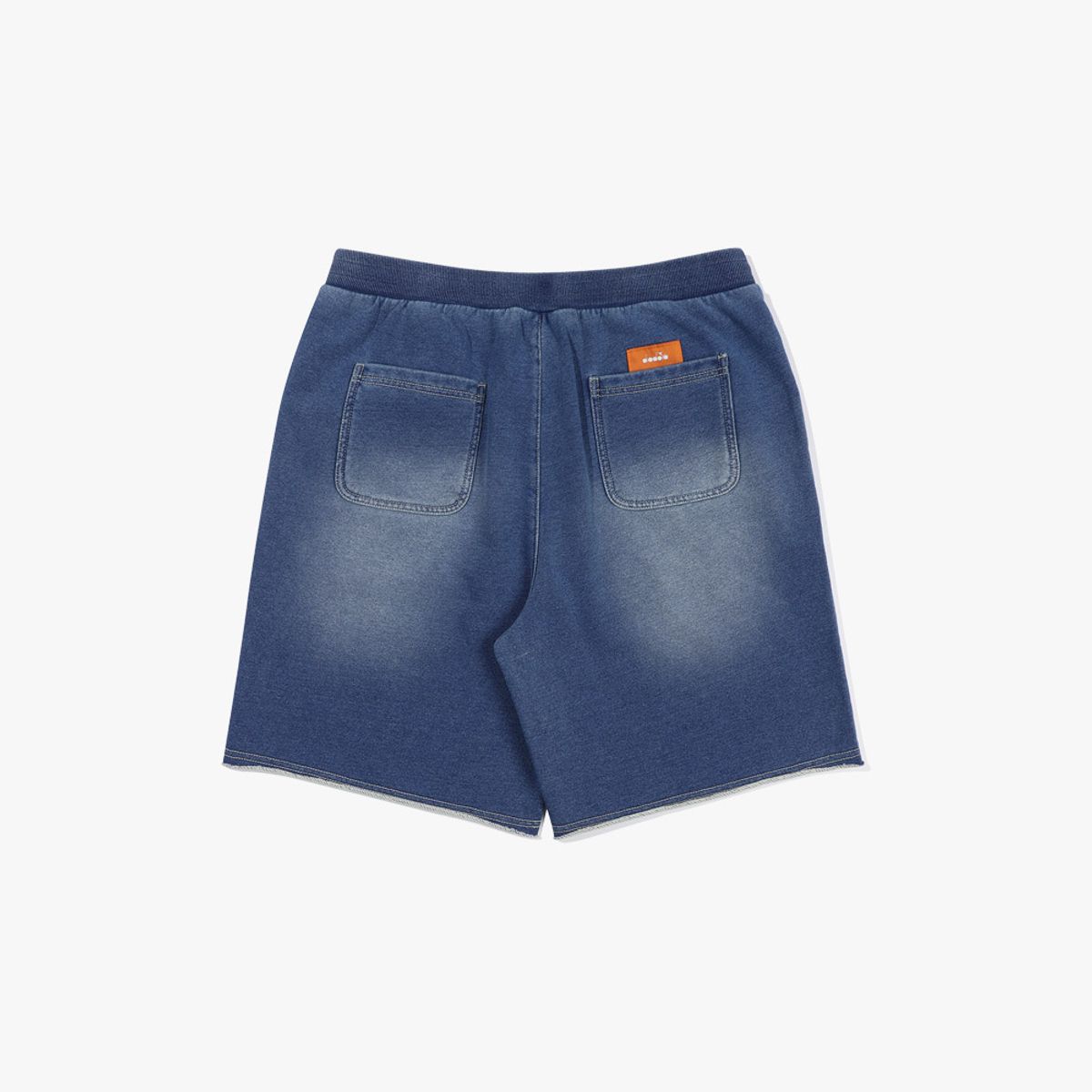 디아도라(diadora) 이큅 워싱 데님 5부 스웻 쇼츠 DENIM