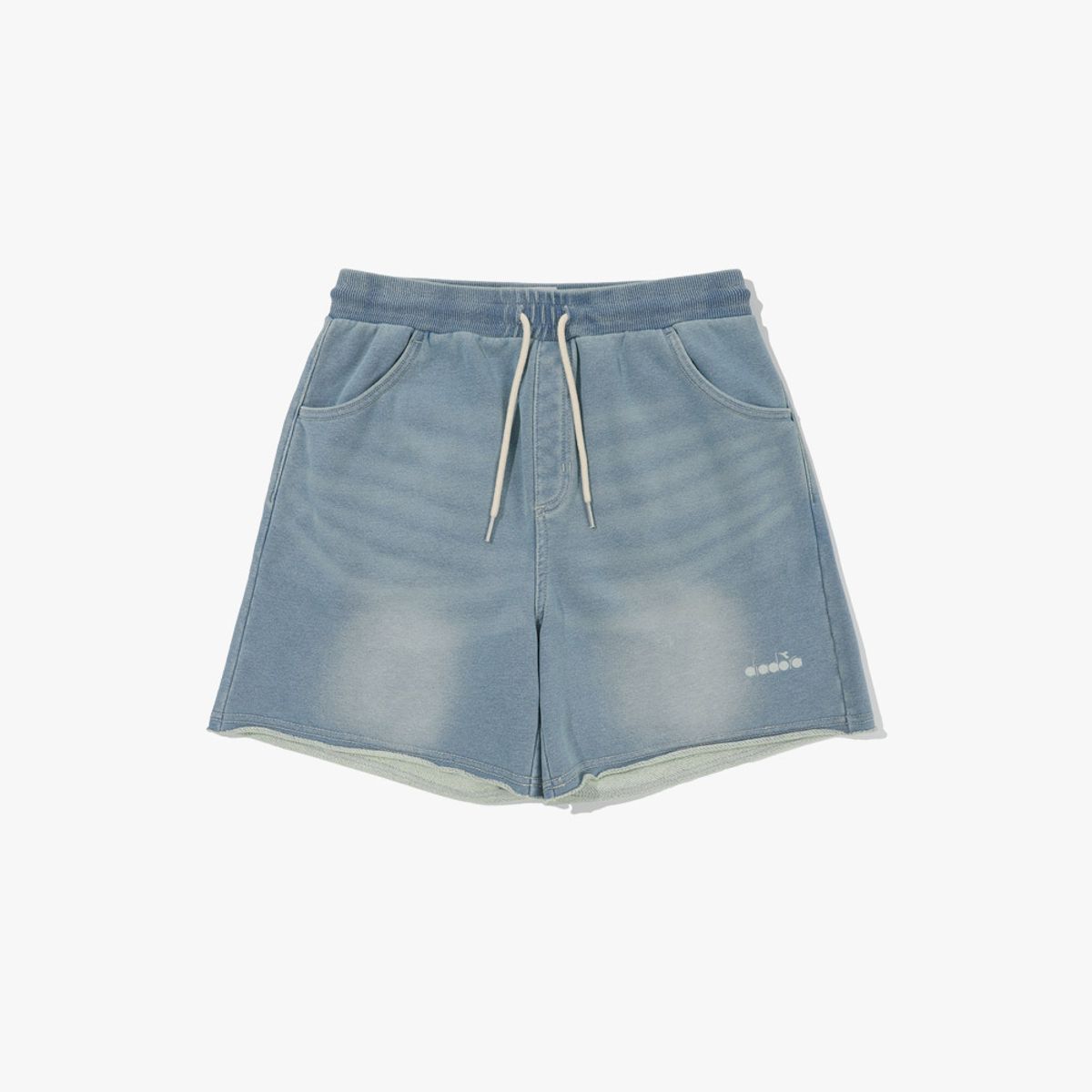 디아도라(diadora) 이큅 워싱 데님 3.5부 스웻 쇼츠 우먼 BLUE