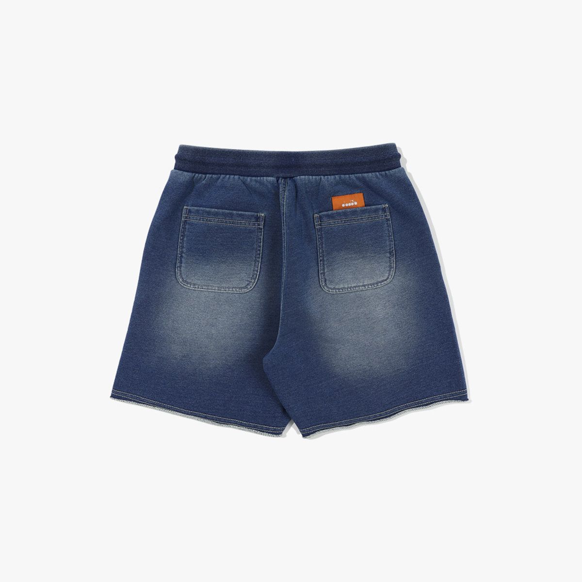 디아도라(diadora) 이큅 워싱 데님 3.5부 스웻 쇼츠 우먼 DENIM