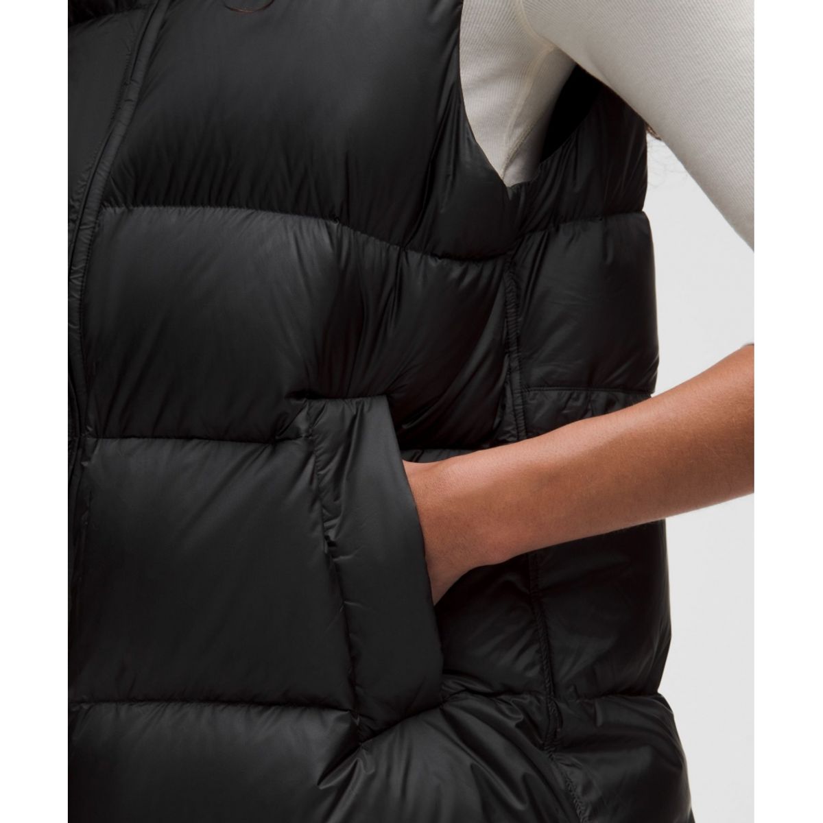 룰루레몬(LULULEMON) 페더웨이트 900 다운 필 푸퍼 베스트  BLK