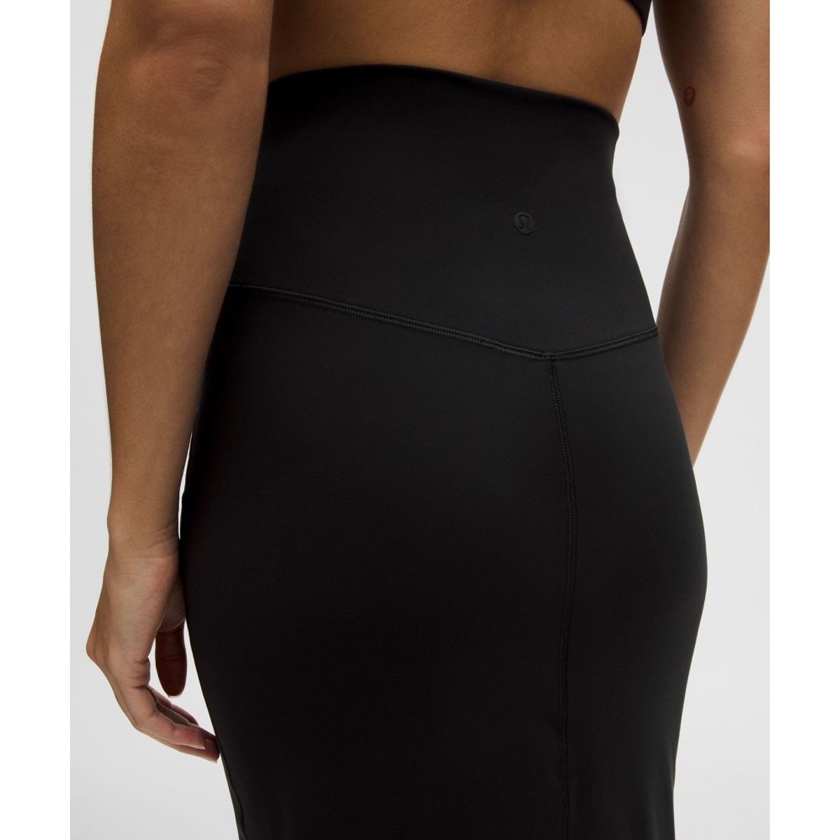 룰루레몬(LULULEMON) Nulu 슬림 핏 하이라이즈 미디스커트  BLK