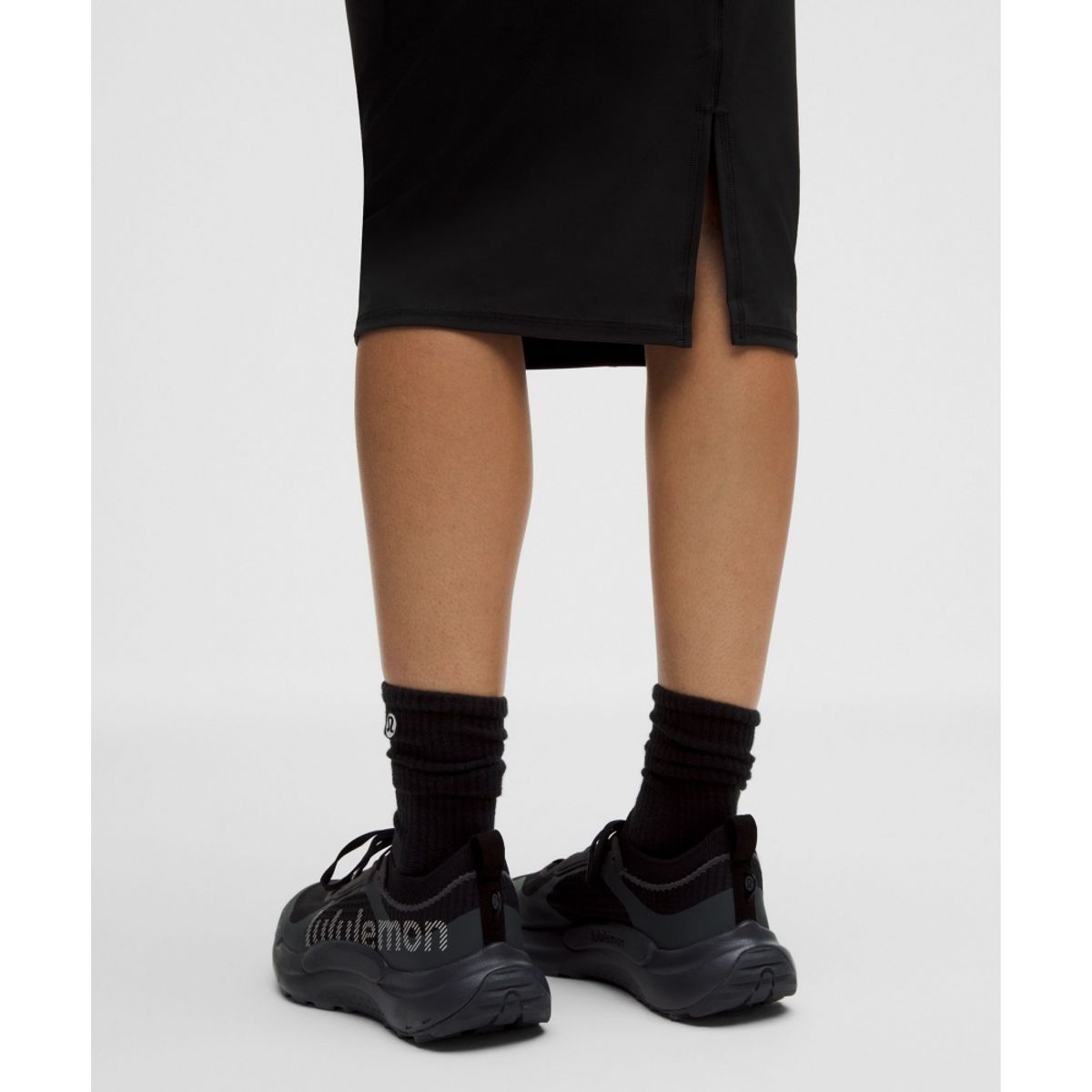 룰루레몬(LULULEMON) Nulu 슬림 핏 하이라이즈 미디스커트  BLK