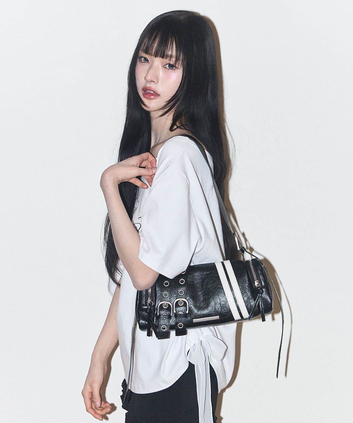 일리고(ILLIGO) 라인 버클 실린더 백 블랙