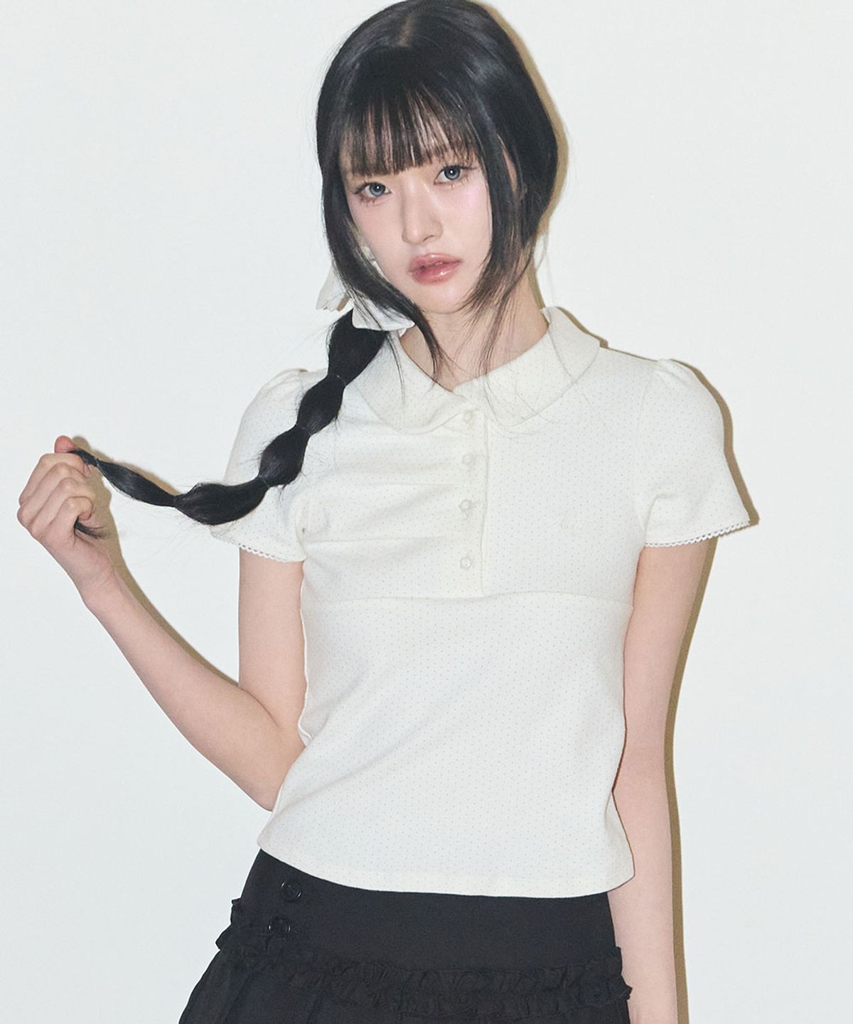 일리고(ILLIGO) 도트 핀턱 카라 티 아이보리