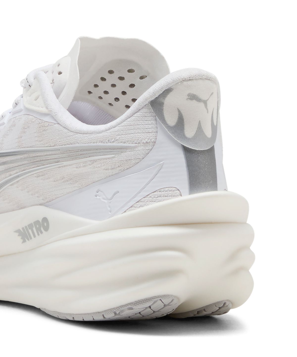 푸마(PUMA) 디비에이트 나이트로 4 우먼 - 화이트:페더그레이 / 312124-02