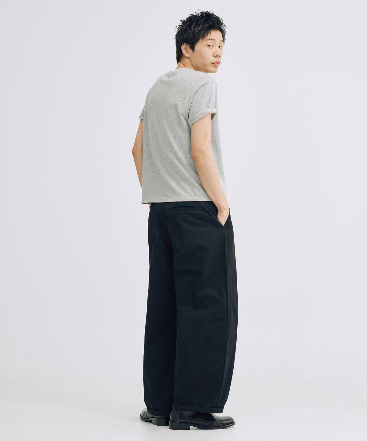 테이크이지(TAKEASY) 원턱 배럴핏 코튼팬츠 (블랙)