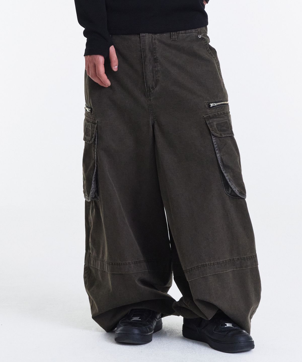 기철(KICHUL) Vintage Zip Cargo Balloon Pants (Washed Khaki)