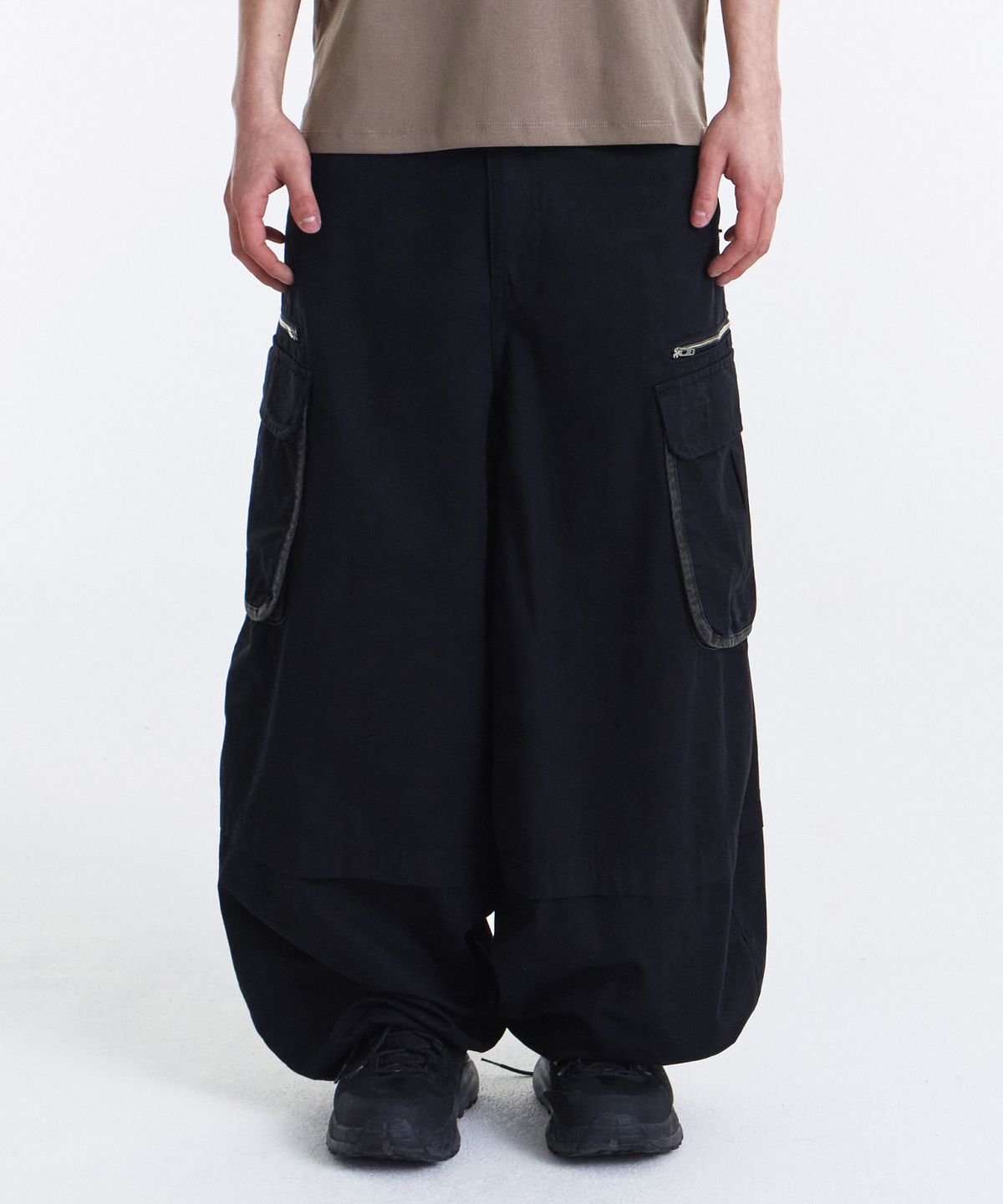 기철(KICHUL) Vintage Zip Cargo Balloon Pants (Washed Black)