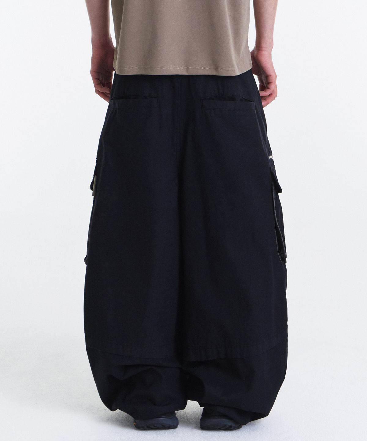 기철(KICHUL) Vintage Zip Cargo Balloon Pants (Washed Black)