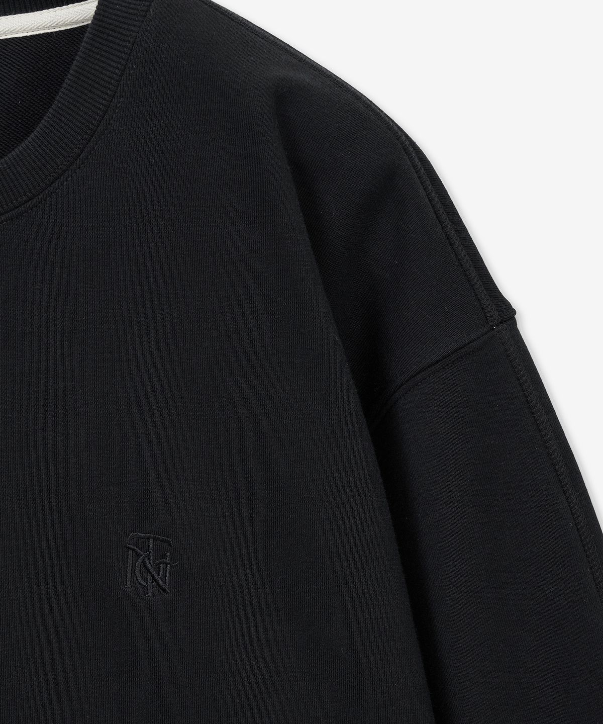 티엔지티(TNGT) Embroidery Logo Sweatshirt (Black) TNTS6E100BK