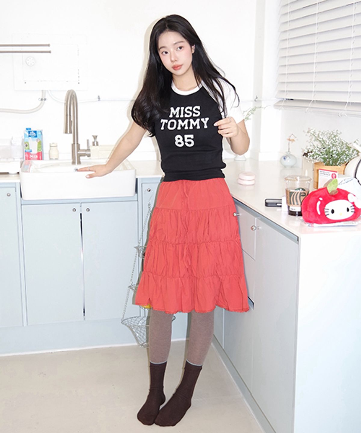 타미진스(TOMMY JEANS) 로고 슬림핏 티셔츠 (T32G0TTO33TWT1BDS)