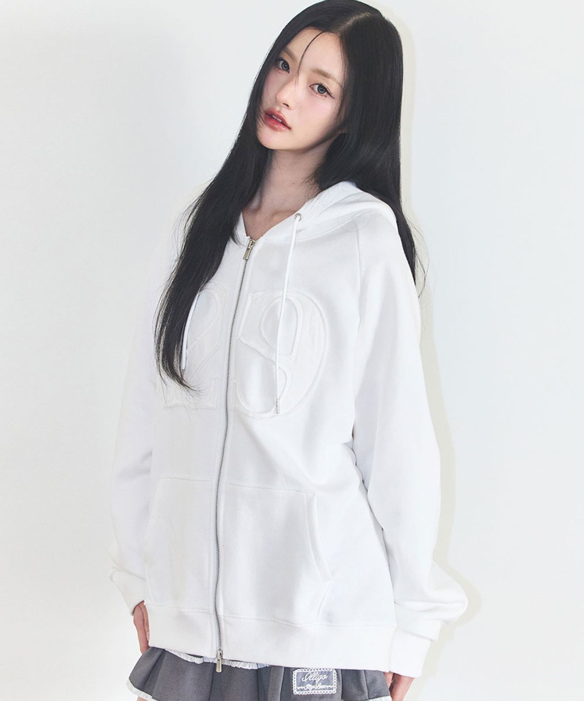 일리고(ILLIGO) 129 로고 패치 후드 집업 화이트