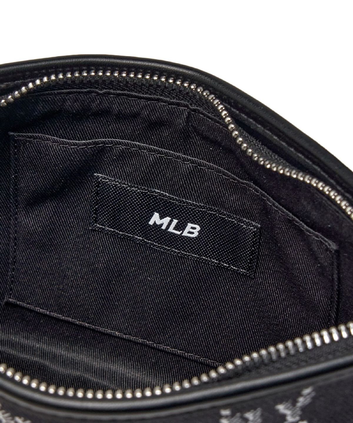 엠엘비(MLB) 다이아 모노그램 자카드 미니 호보백 NY (Black)