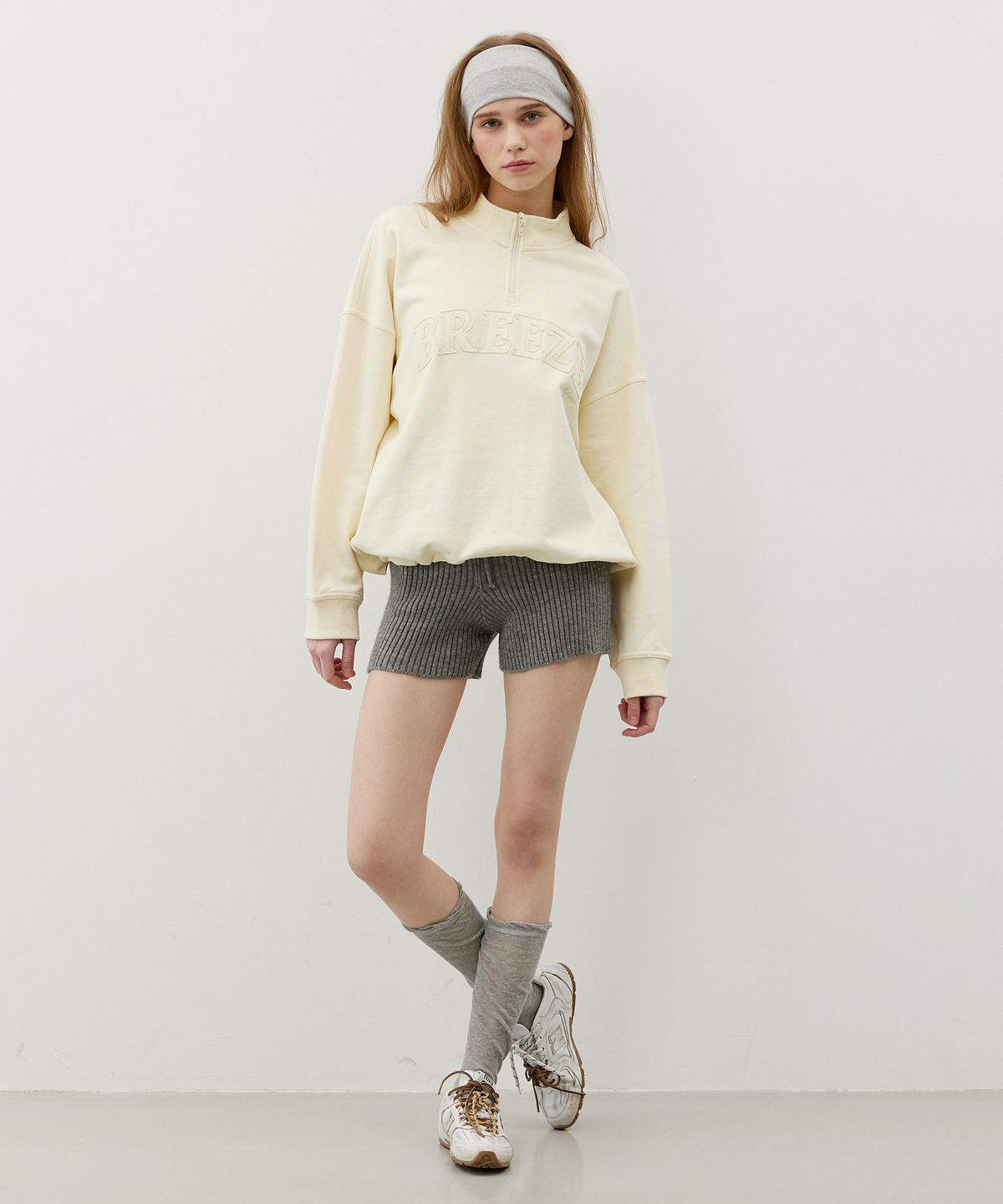 시티브리즈(CITYBREEZE) 브리즈 아플리케 하프 집업_3COLORS