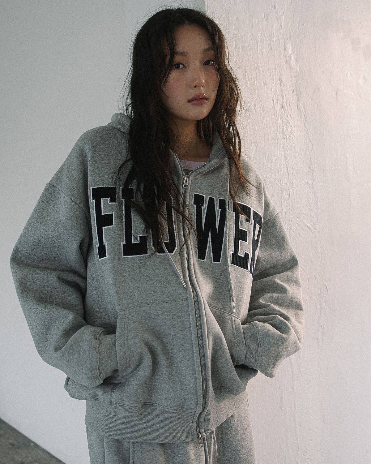 해비즘(HAVISM) CORDUROY FLOWER ZIP UP HOOD(GREY)