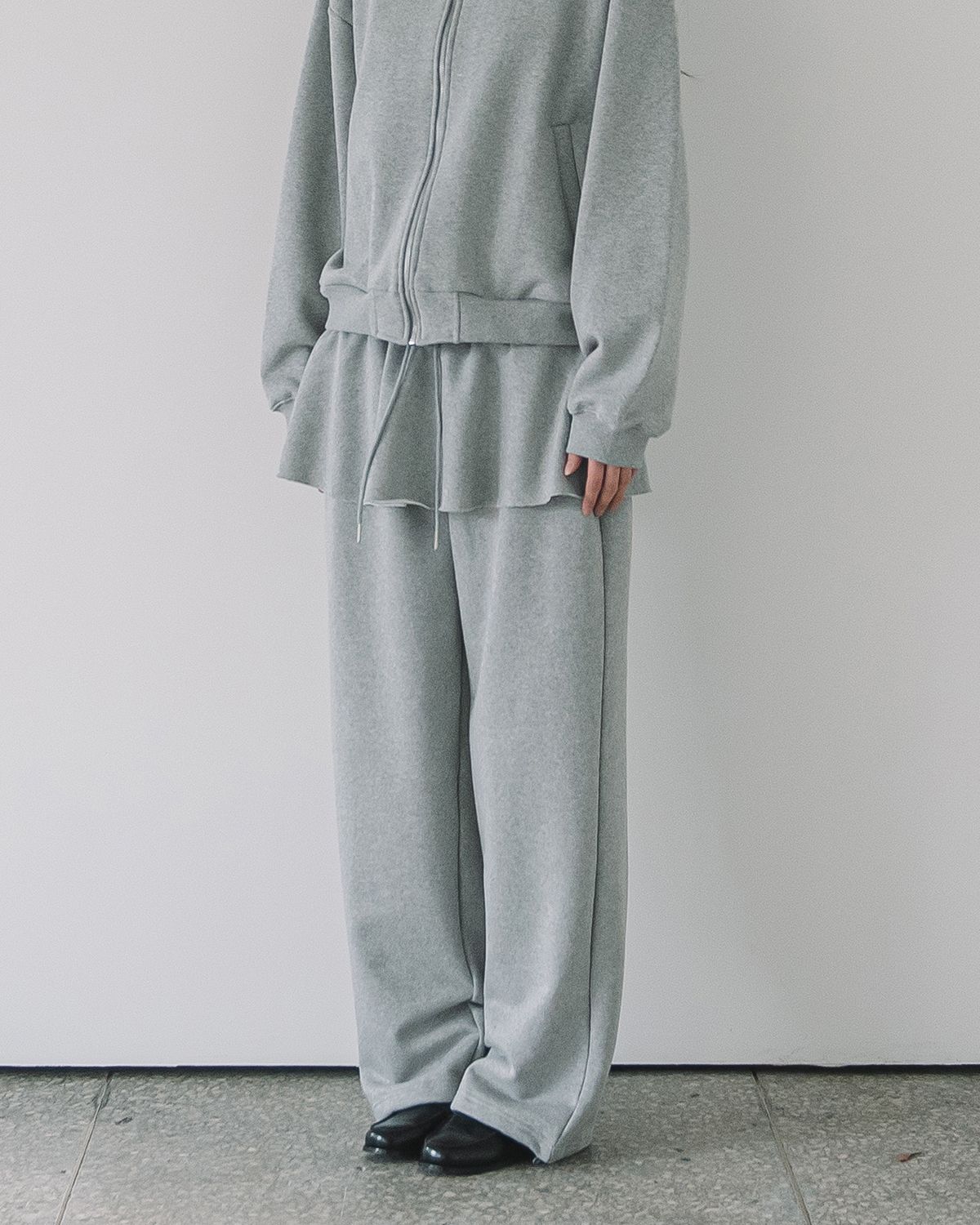 해비즘(HAVISM) OVERSIZE SKIRT SWEATPANTS(GREY)