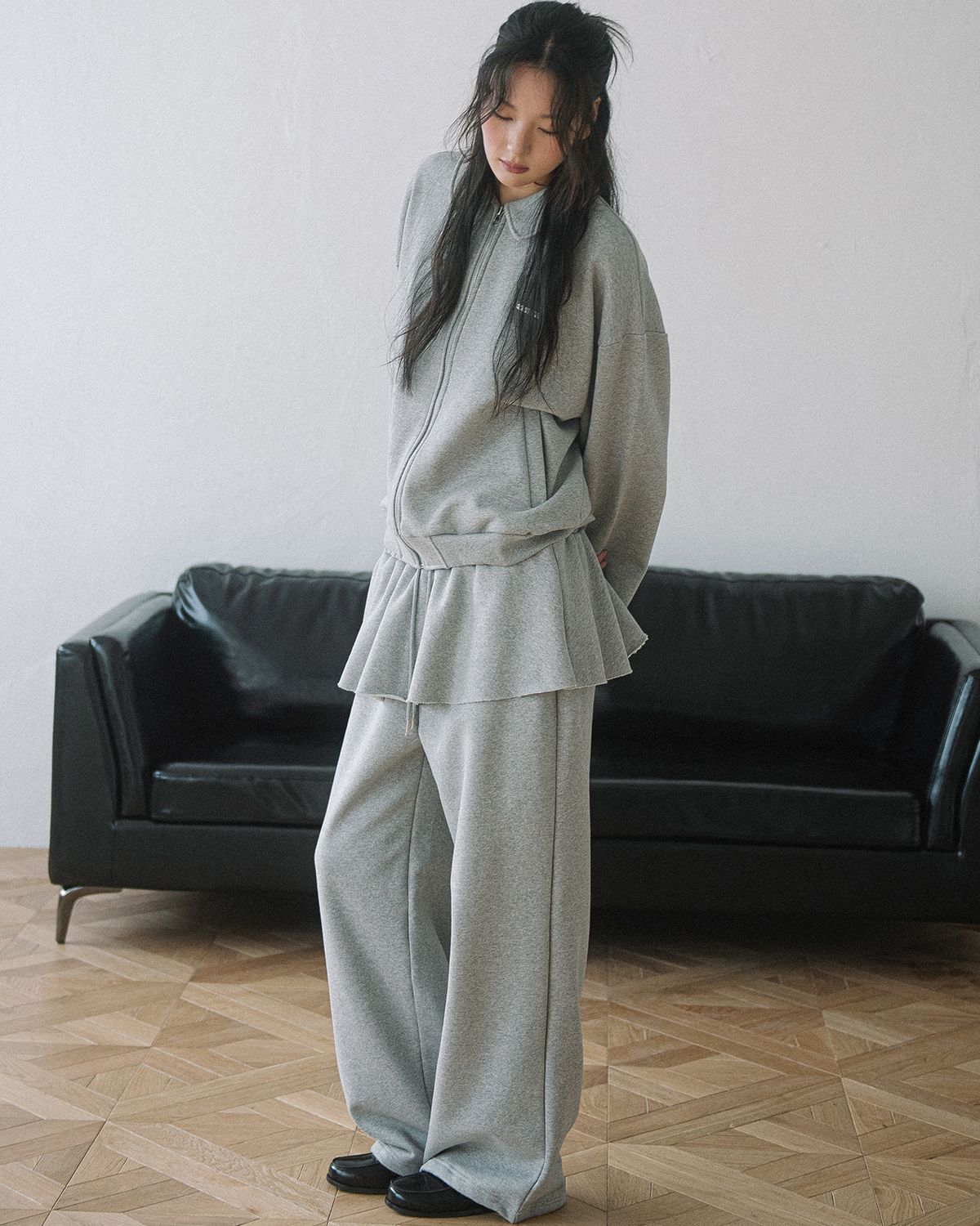 해비즘(HAVISM) OVERSIZE SKIRT SWEATPANTS(GREY)