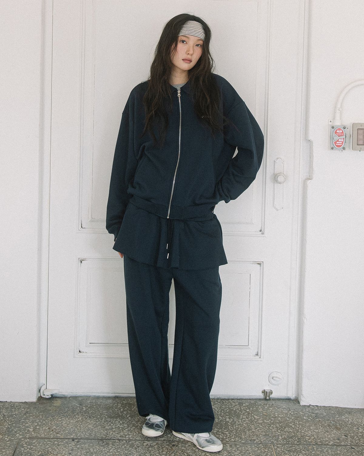 해비즘(HAVISM) OVERSIZE SKIRT SWEATPANTS(NAVY)