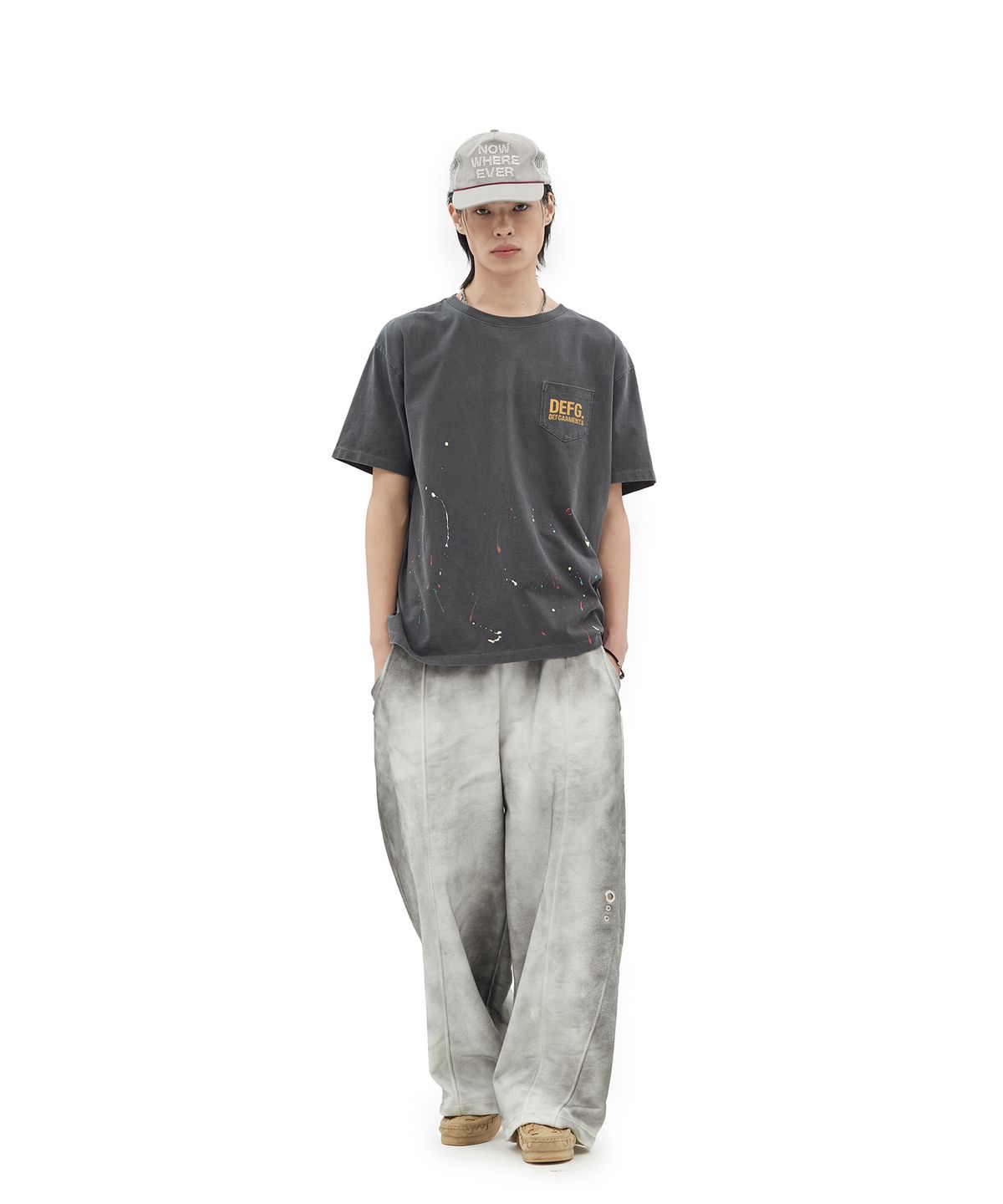 데프가먼츠(DEFGARMENTS) LOGO POCKET T-SHIRTS [CHARCOAL]