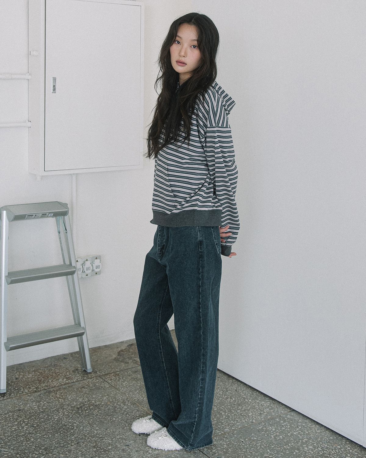 해비즘(HAVISM) WP STRIPE THIN ZIP UP HOOD(CHARCOAL)