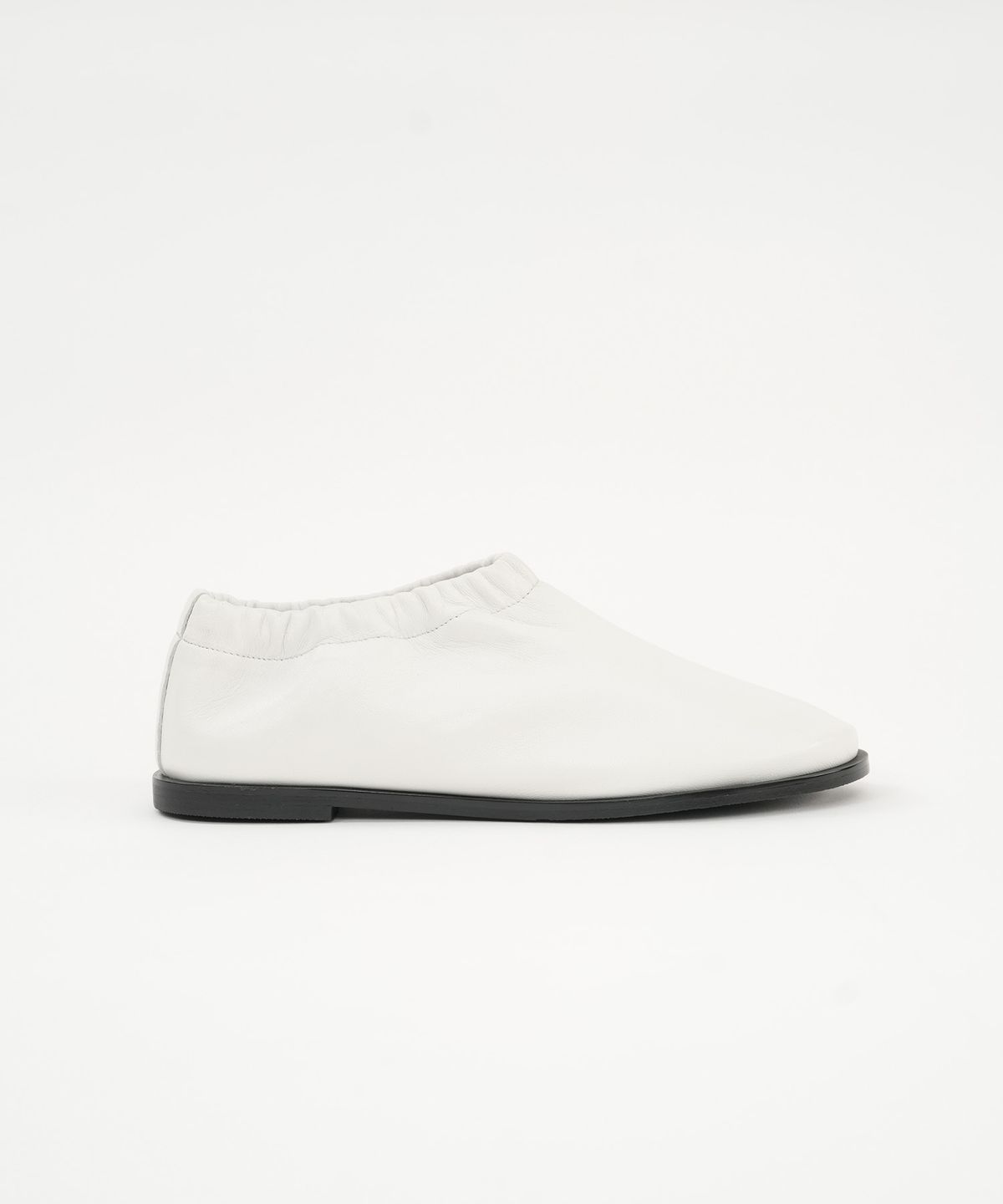 플라디코(PLAADICO) Nomadism SoftHug Flat, Milk White