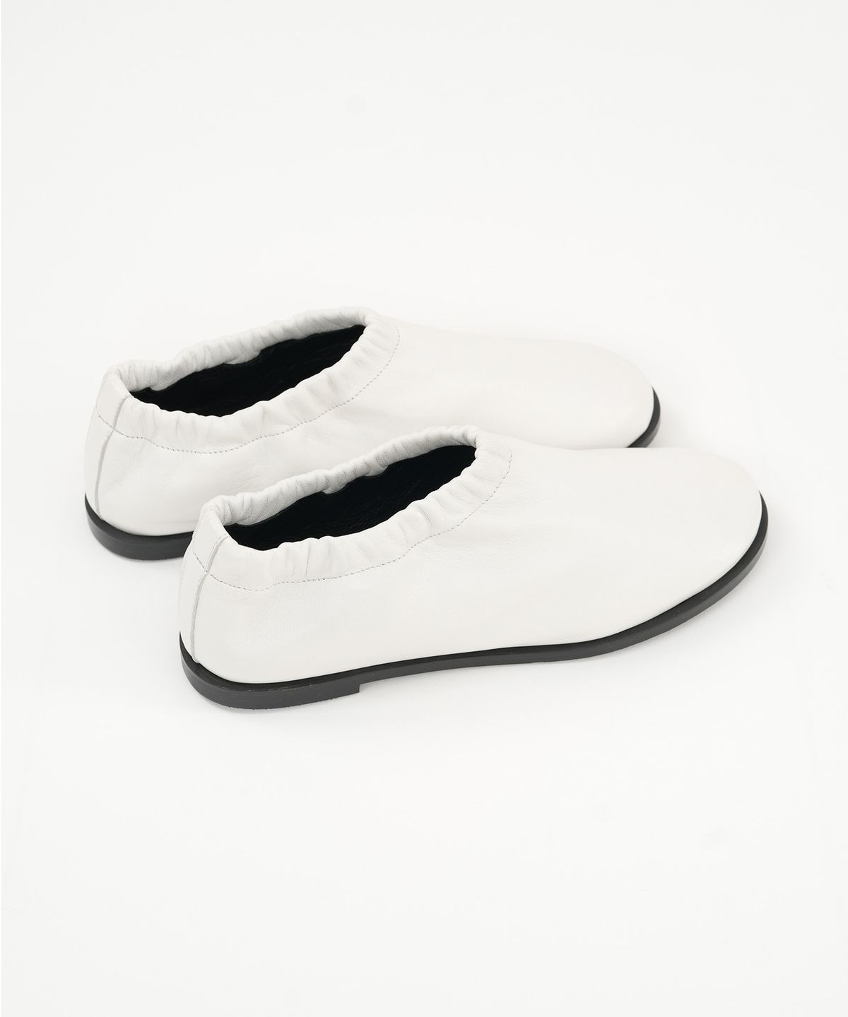플라디코(PLAADICO) Nomadism SoftHug Flat, Milk White