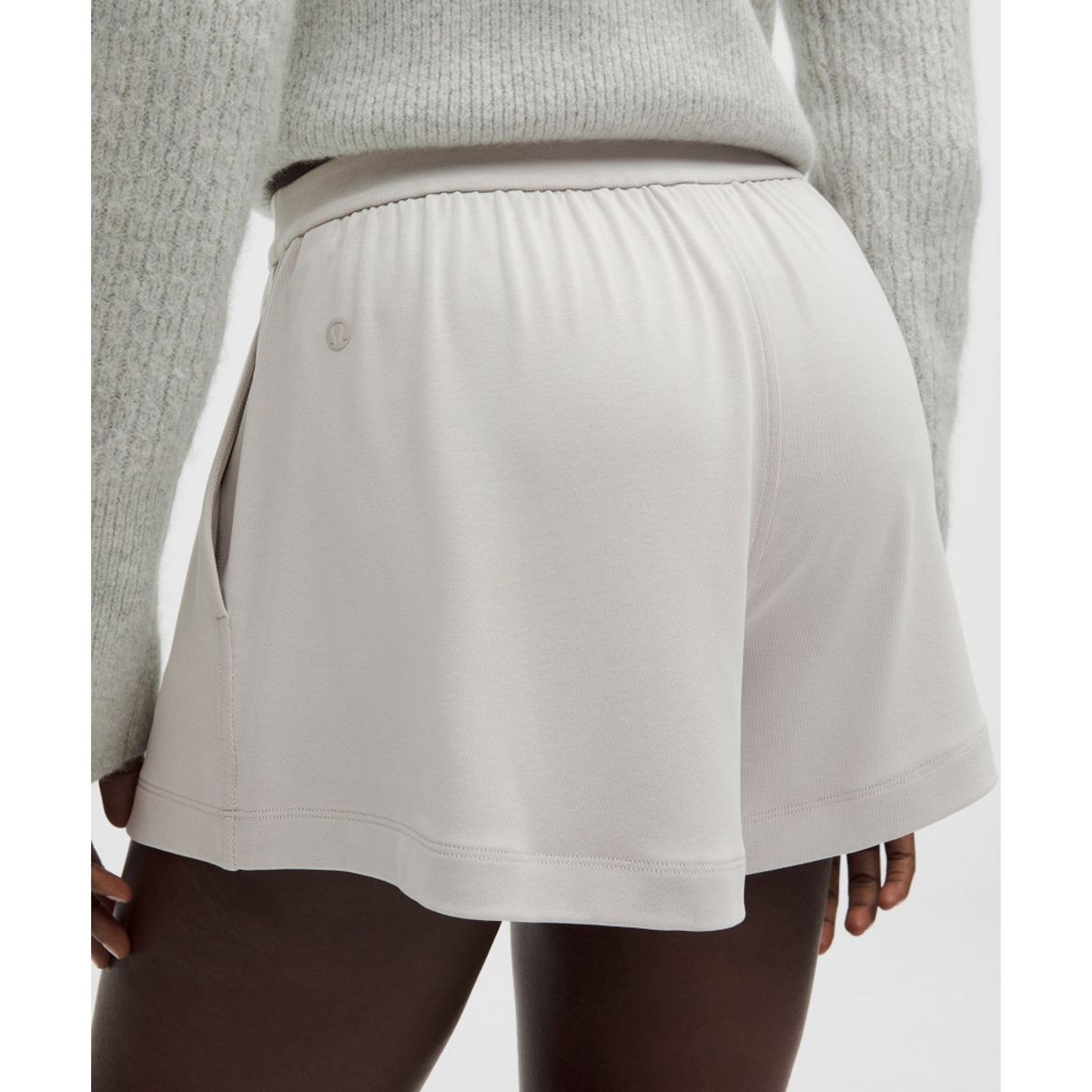 룰루레몬(LULULEMON) 드레이피 Softstreme 하이라이즈 쇼츠 3.5inch  DVGY