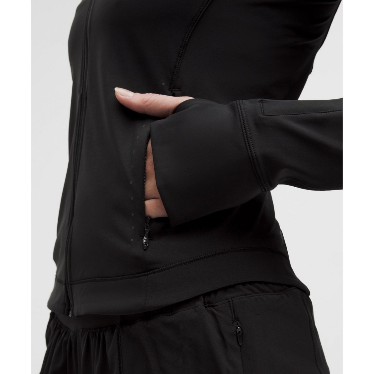 룰루레몬(LULULEMON) 라이트웨이트 UV 프로텍션 러닝 재킷  BLK