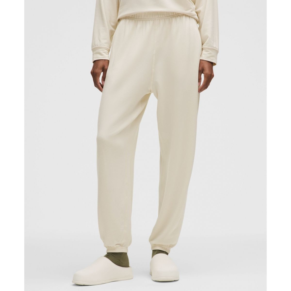 룰루레몬(LULULEMON) 비캄 오버사이즈드 미드라이즈 팬츠  LTIV