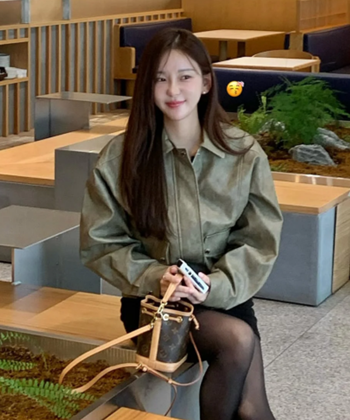 제너럴아이디어(GENERALIDEA) 페이크 레더 포켓 블루종 점퍼 [ASH KHAKI] / GF1LJK502