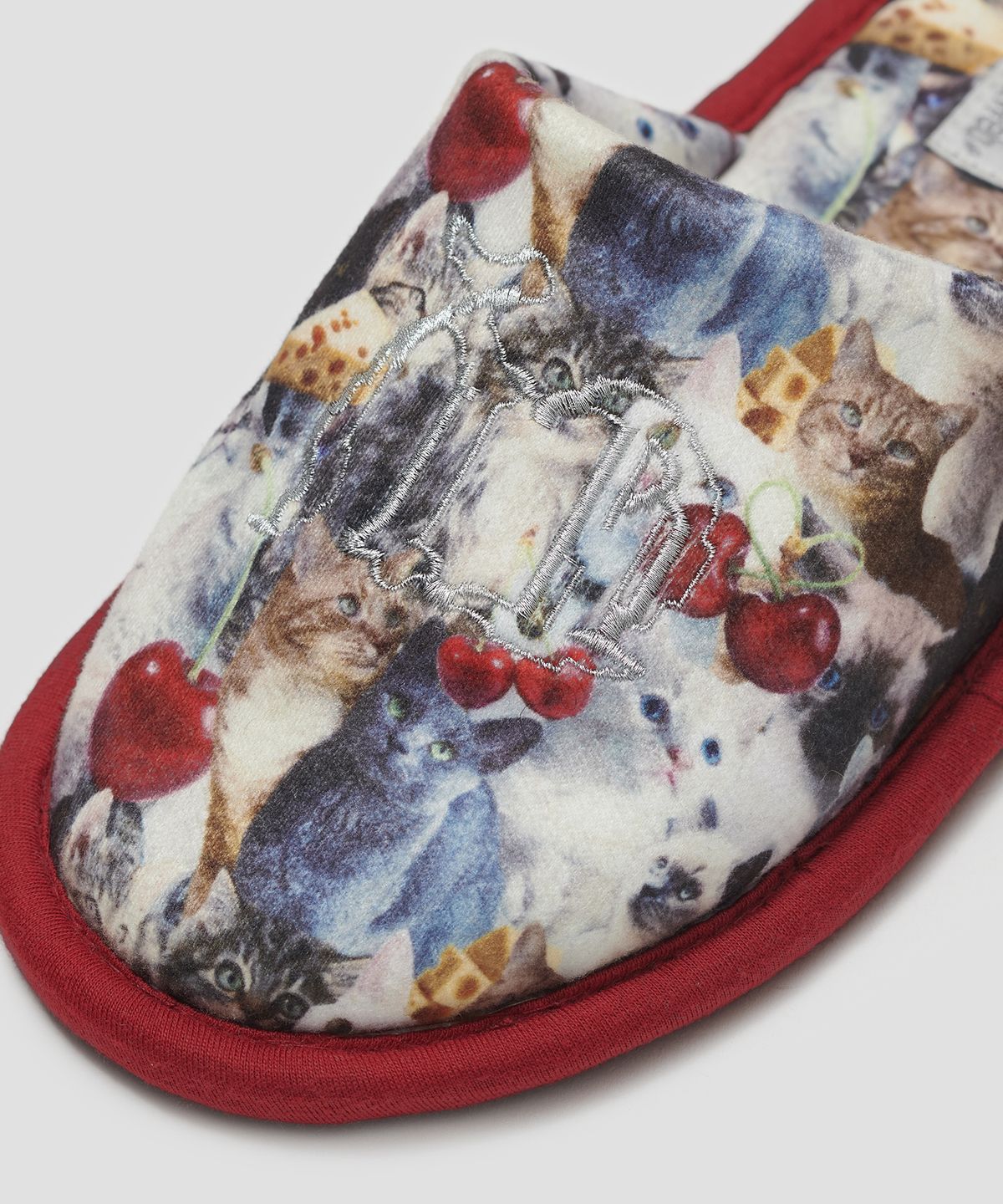 타입서비스(TYPESERVICE) New Cats Room Slippers [Red]