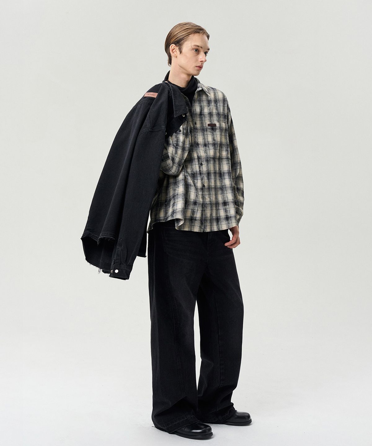 리이 맨(RERHEE MEN) CHECKED COTTON SHIRT WASHED BLACK