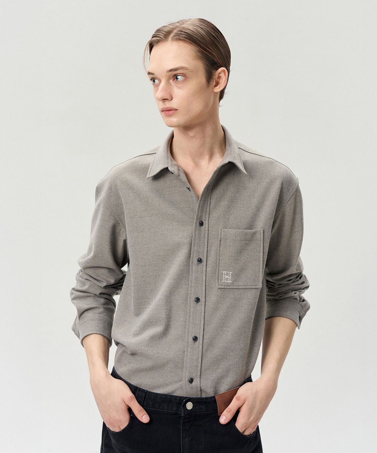 리이 맨(RERHEE MEN) LOGO EMBROIDERED WOOL SHIRT ASH GRAY