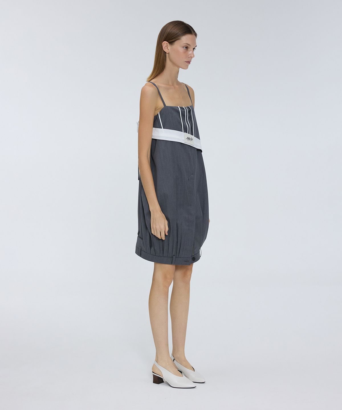 므아므(MMAM) Diagonal reverse fly detail dress