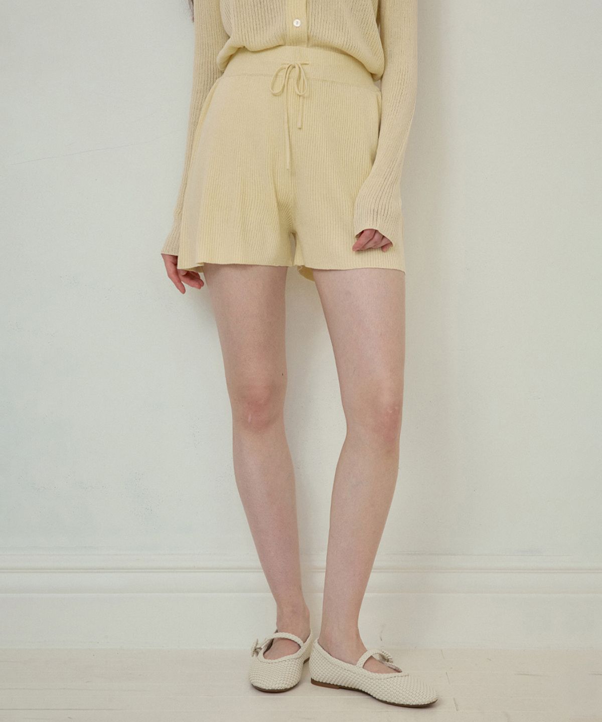 아우어노스텔지아(OURNOSTALGIA) Lush basic knit setup shorts_Butter yellow(OC25-KN10)