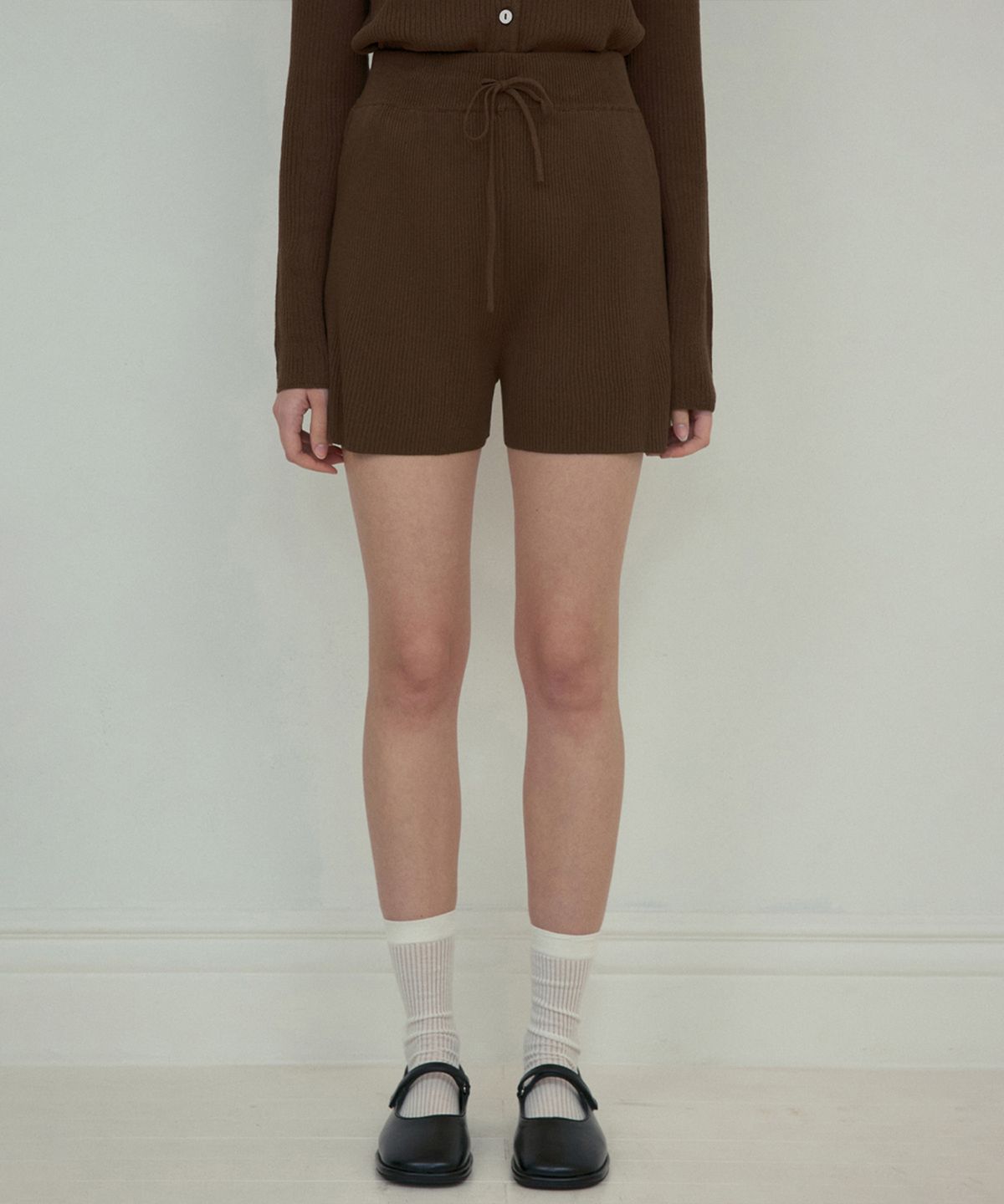 아우어노스텔지아(OURNOSTALGIA) Lush basic knit setup shorts_Brown(OC25-KN10)